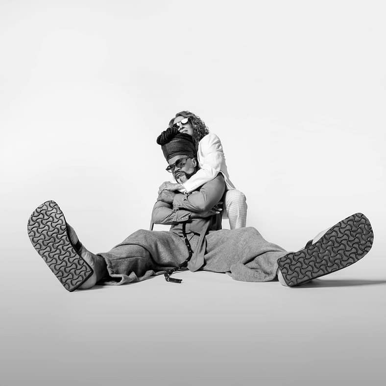 Carlinhos Brown lança hit de Carnaval com Simone