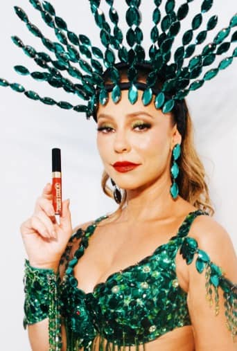 Carnaval 2025: Avon assina beleza de Paolla Oliveira em sua despedida na Grande Rio Carnaval 2025: Avon assina beleza de Paolla Oliveira em sua despedida na Grande Rio
