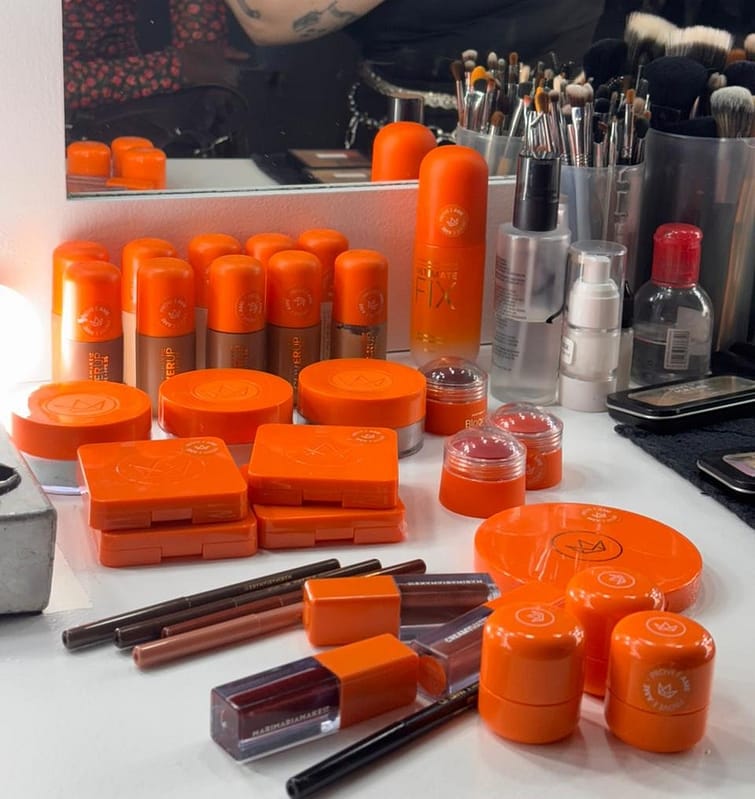 Mari Maria Makeup assina beleza do desfile da TIG