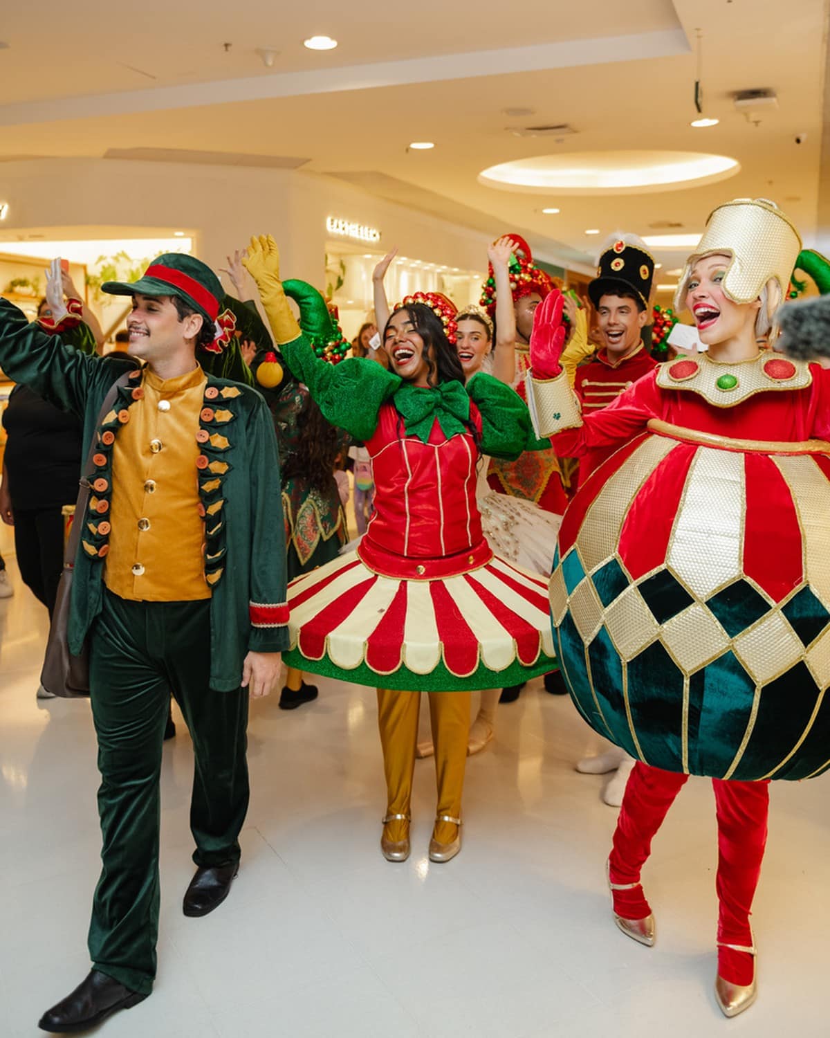 Shopping Leblon celebra Natal com coral, oficinas e Paradas de Natal