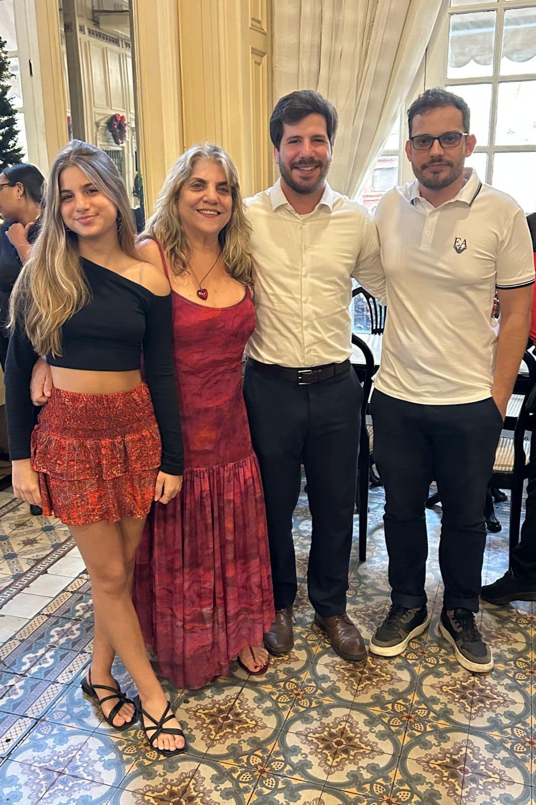 Del Bianco apresenta Memories na Confeitaria Colombo